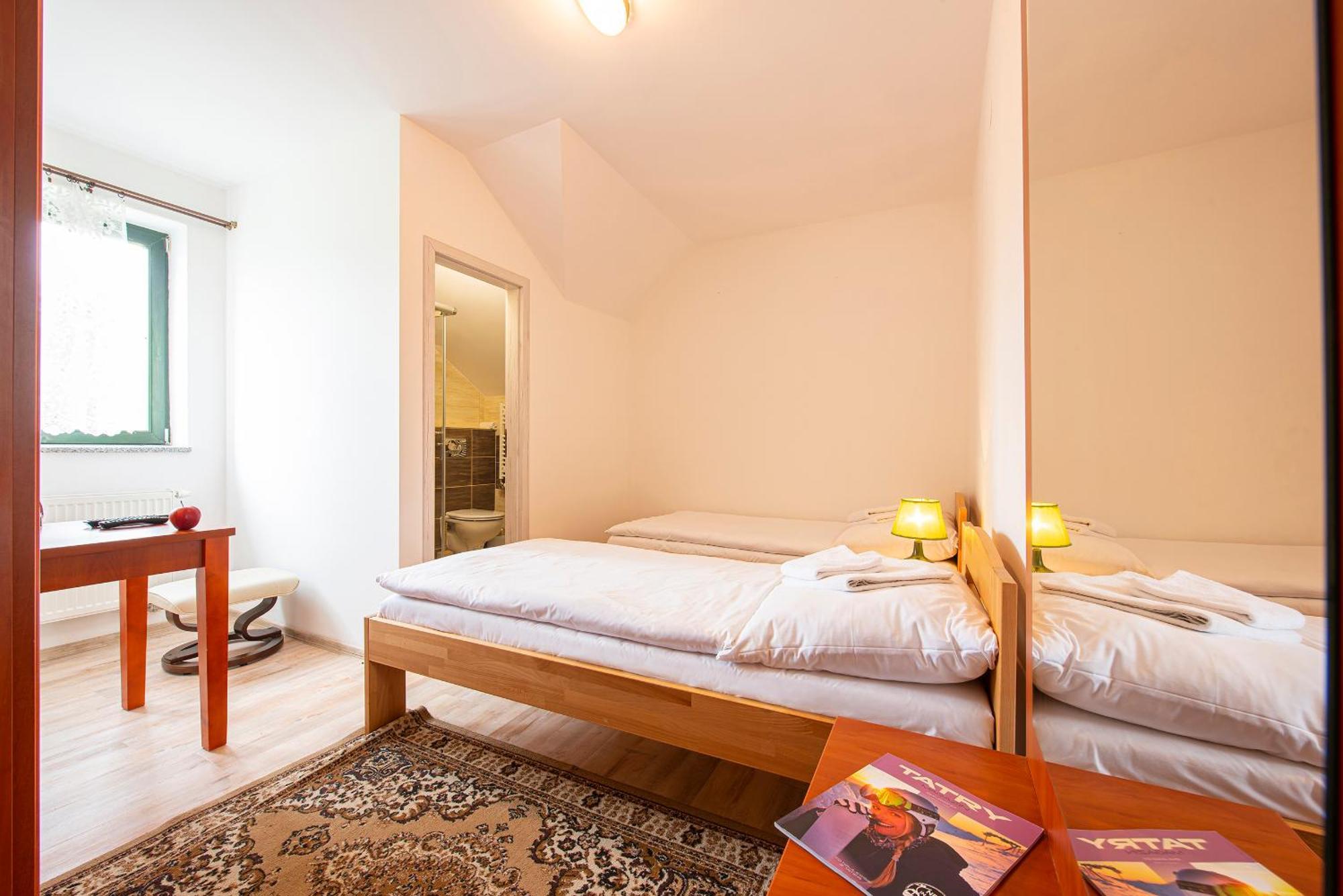Penzion A Restauracia Lavender Motel Poprad Exterior photo