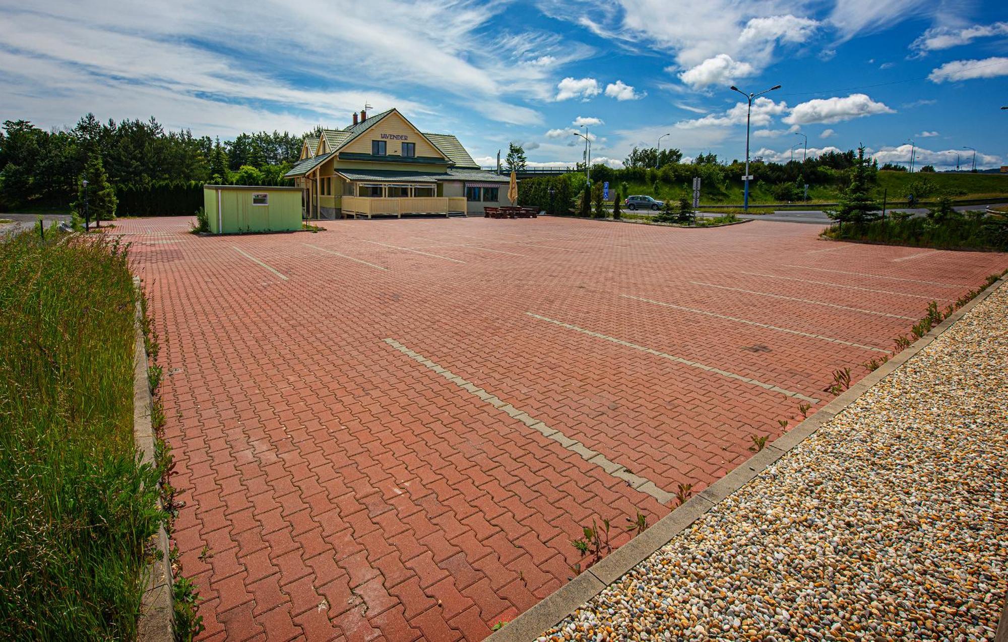 Penzion A Restauracia Lavender Motel Poprad Exterior photo