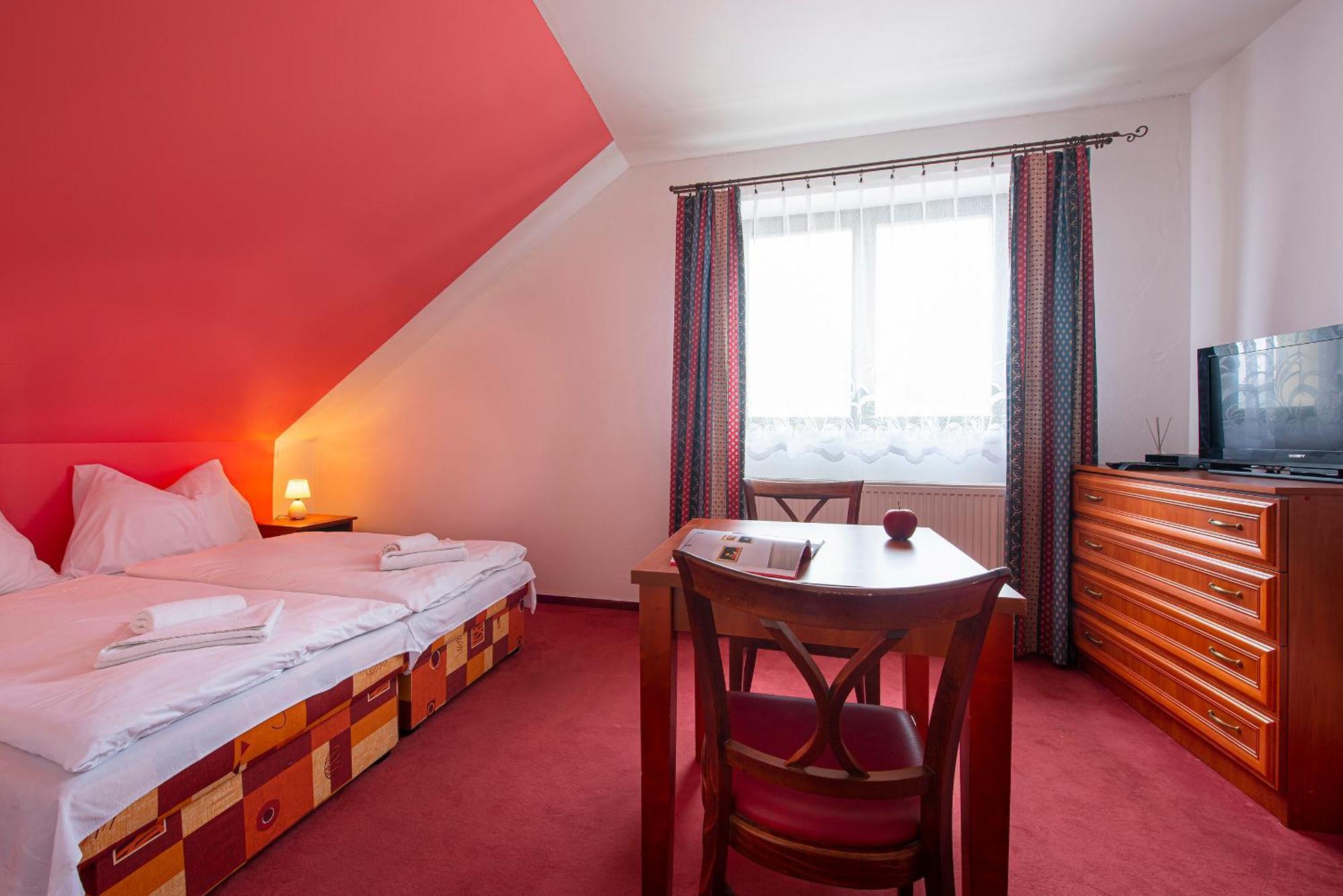 Penzion A Restauracia Lavender Motel Poprad Exterior photo